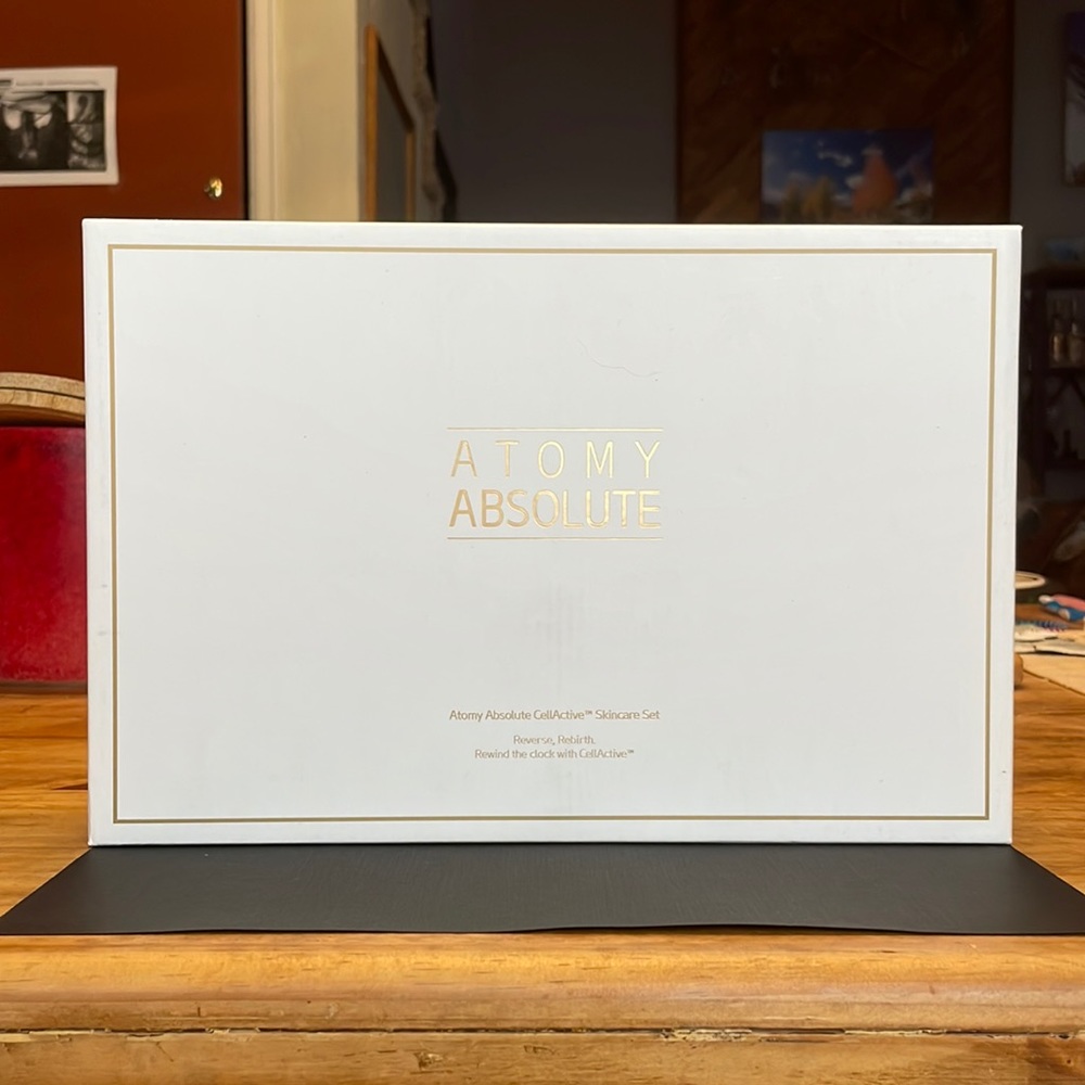 Sealed brand new Atomy Absolute CellActive Skincare Set